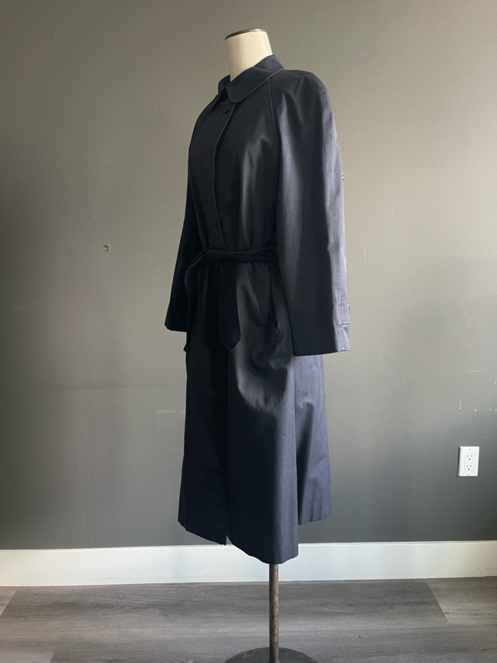 Aquascutum London Trench Coat Vintage Navy Belted Made in England Classic Twee - Picture 4 of 12